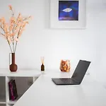 Apartament Cozy In A Quiet Area *